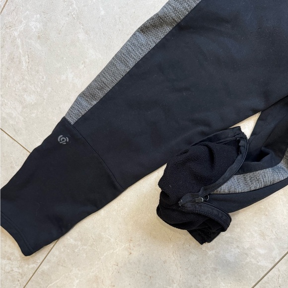 Boys size 8-10 Black Jogging pants with zippers at the ankles - Picture 5 of 6